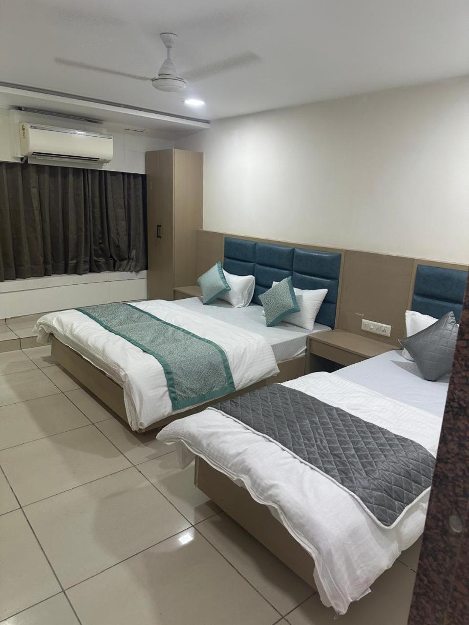 Hotel Nest View อาเมดาบัด ภายนอก รูปภาพ